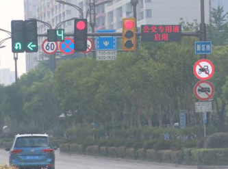 车道显示诱导屏杆件